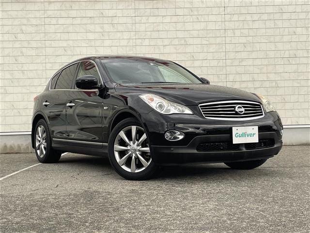 スカイラインクロスオーバー3.7 370GT タイプP本革シート 修復歴無し