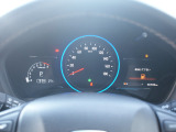 見やすいメーターで、運転中も情報をしっかりチェック。