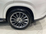 車両は屋内展示しておりますので天候に関係なくごゆっくりコンディションご確認頂けます。車両を倉庫へ保管している場合が御座いますのでご来店前に在庫確認頂けると幸いです。TEL072-784-8800