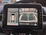 車を真上から画面で確認出来るアラウンドビューモニター♪画面を見ながら車庫入れが非常に楽になります!