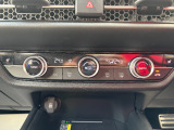 前席に寒い日も身体を温め快適なドライブをサポートしてくれるシートヒーターを装備しています。