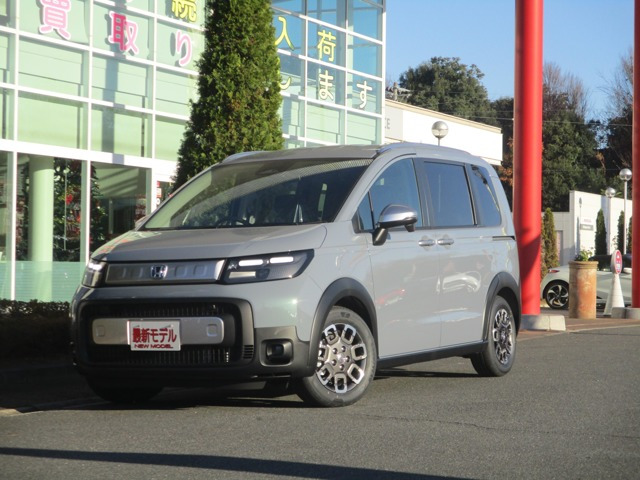 フリード 1.5 e:HEV クロスター