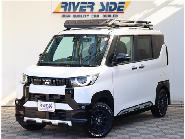 三菱 デリカミニ T プレミアム 4WD