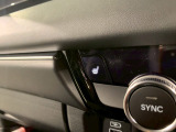 【シートヒーター】シートヒーター装備車です。寒い冬に乗車中とても暖かく快適に移動できます。冷え性の方にピッタリの装備です!