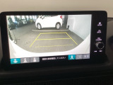 バックモニター付きで、車庫入れやバック時の後方確認をサポート。