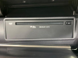 【DVDデッキ】DVDデッキを搭載。ディスプレイオーディオでエンタメをお楽しみいただけます。