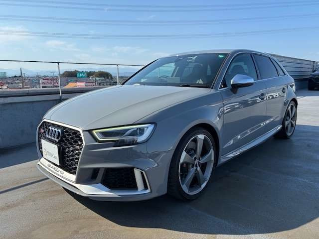 RS3スポーツバック2.5 4WD