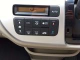 【フルオートエアコン】はご希望の温度を設定して頂くだけで、「風量」「吹き出し口」「暖房/冷房」の選択を自動で行ってくれます。