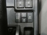 トラクションコントロールとは、すべりやすい路面での発進時や加速時にタイヤの空転を抑え、駆動力確保に貢献する機能です。詳細は販売店スタッフまでおたずねください。