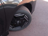 205/55R16タイヤ+専用アルミホイールです。スタッドレスタイヤや各種オプションのご注文も承っております(^^)!