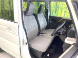 運転席シート廻りは使用感も少なく、良好な状態となっています。丁寧に使われていたことがよくわかりますね。