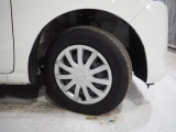 実車は夏用タイヤを装着しています。