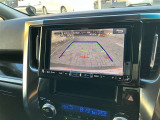 バックガイドモニターで、後方を確認しながら安心して駐車することができます。運転初心者も熟練者も必須の機能ですよ!