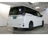 バックカメラが付いているので後方確認が非常にしやすいです。今や運転初心者も熟練者も必須装備!ついていて損はないですね♪