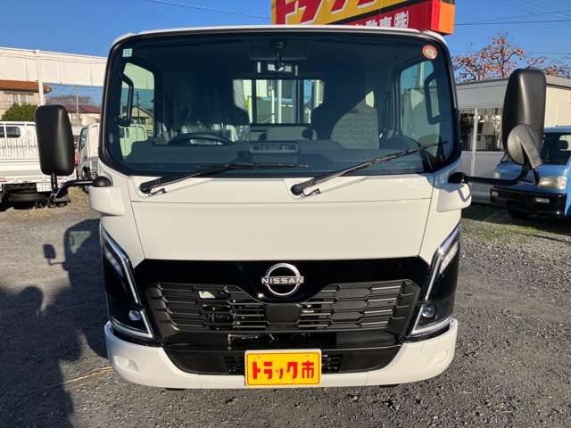 日産 アトラス 1.9 DX フルフラットロー ディーゼル 登録済み未使用車