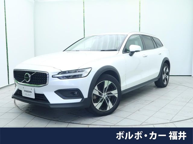 V60クロスカントリープラス B5 AWD 4WD