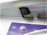 バックカメラが付いているので後方確認が非常にしやすいです。今や運転初心者も熟練者も必須装備!ついていて損はないですね♪