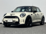 後期型!走行少ない!車検長い!クラッシックトリム!ブラック17インチアルミ!アップルカープレイ!ピアノブラックエクステリア!ACC!ハーフレザーシート!シートヒーター!バックカメラ!