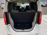 テールゲートを開ければ広いラゲッジスペース!いろんな荷物をしっかり乗せることができます。