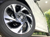 【純正15インチアルミホイール】外観にマッチした純正アルミホイールを装着しております。各種社外アルミホイールや、スタッドレスタイヤも取扱いしております。是非ご相談ください♪