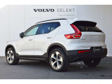 VOLVOの安全機能は前方だけではなく後方も監視しています