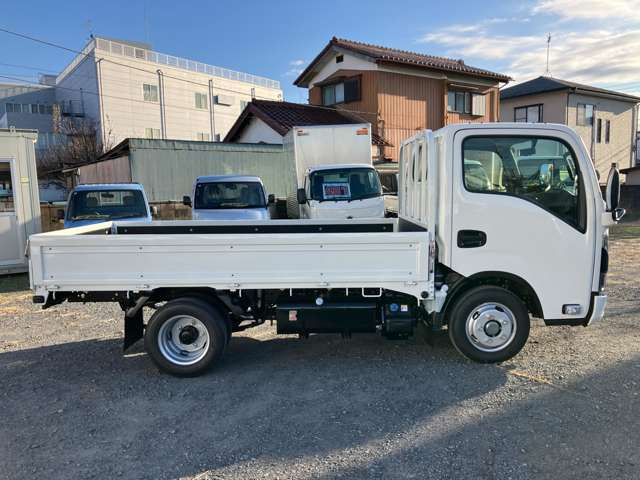 日産 アトラス 1.9 DX フルフラットロー ディーゼル 登録済み未使用車