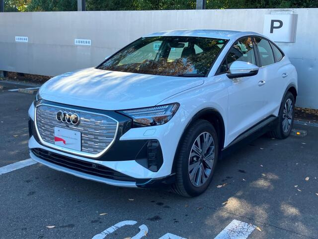 Q4スポーツバックe-tron45 アドバンスト