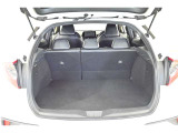 広々としたラゲージスペースを備えています。大きなものや長さのある荷物もしっかりと積み込めます。