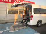 車椅子かリフターで乗車可能です