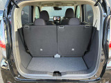 後部座席を倒すと、広々空間♪荷物もたくさん収納可能です!