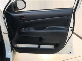 運転席前面ドア部分です♪