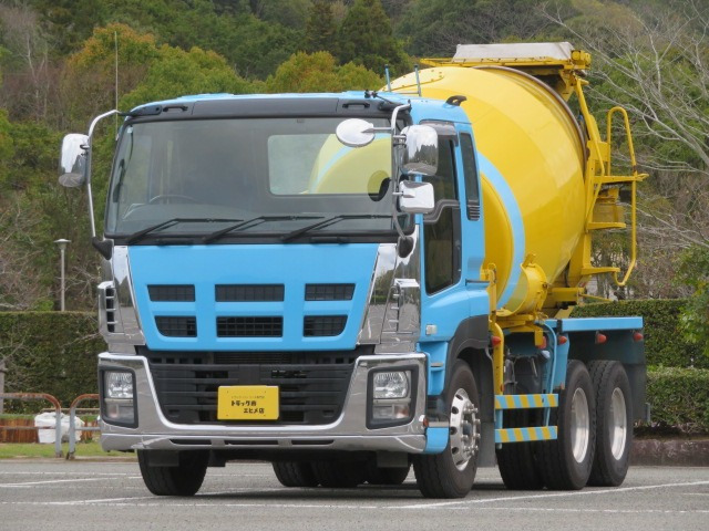 ギガ ミキサー車