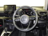 運転席まわりです。 各操作スイッチは使いやすい位置に配置されてます。