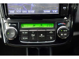 ★エアコンはオートタイプが装着済みです!オートモードにしておけば、車内温度を設定するだけで風の料や吹き出し口の切り替えを機械が行ってくれます!一年中快適な環境を作れますよ♪