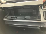 助手席のグローブボックスになります!車検証入れやそのほかの小物の収納に役立ちそうですね☆