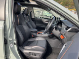 運転席・助手席です