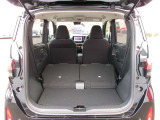 荷室広々。後席を倒して大きい荷物や長い荷物の積み込み可能に。