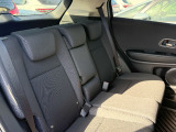 後部座席のお写真です。後席の方もゆったりおくつろぎいただけます♪