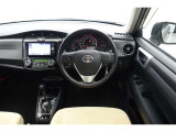スタイリッシュなインパネ周りです!運転の際、常に目にする部分は、シックにまとめた飽きの来ないデザインが人気です!