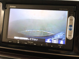 バックカメラが装備されており、後方の安全確認はもちろんのこと狭い場所での駐車や雨の日・夜間など視界の悪いコンディションでのストレスの軽減にもなります!