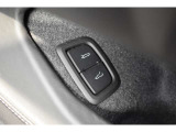ショールームでは、認定中古車に加え、最新のニューモデルも各種取り揃えております。見学や試乗はもちろん、専門スタッフによるアドバイスなど、様々なサービスを通して、「アメ車のある生活」をご体感いただけます