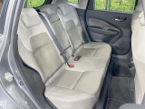 後部座席も気になるようなキズ・汚れやへたり等、大きなダメージはなく、良好な状態です。