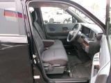前席ヒーター付シート。冬でも快適です。