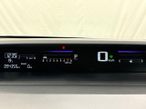 見易くレイアウトされたメーター類が安心ドライブをサポートします