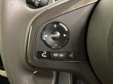 ステアリングスイッチがついていますので、オーディオのチャンネル変更、ボリューム、ジャンル変更が操作可能です。ハンドルから手を離さず安全に操作できます。