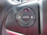 【 ステアリングスイッチ 】手元のスイッチで音量や選曲、ソース切り替えといった操作が可能です!!わざわざナビを操作しなくても良いので非常に便利な機能です!