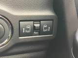 後席は両側ともに電動スライドドアとなっております♪