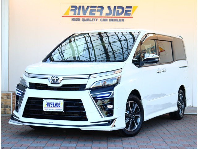 トヨタ ヴォクシー 2.0 ZS 煌III