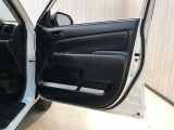 運転席前面ドア部分です♪