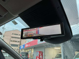 スマートルームミラーで後に人が乗っているときも視界を確保できます!